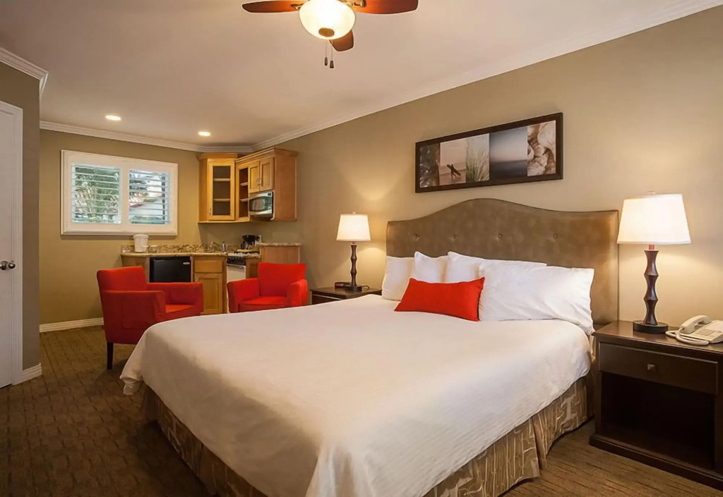 Marina Beach Motel