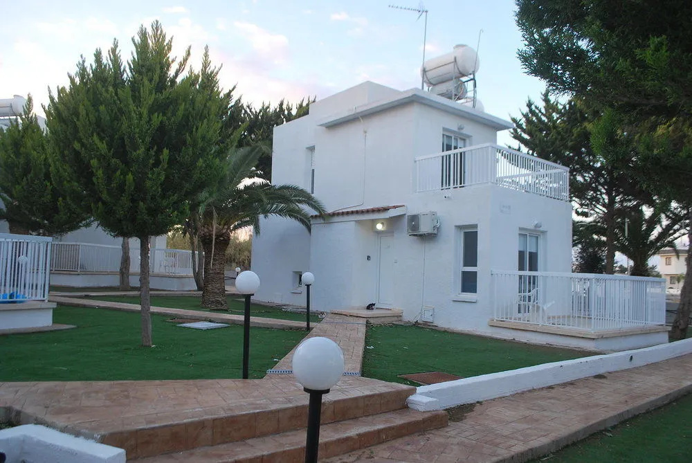 Flisvos Beach Apartments