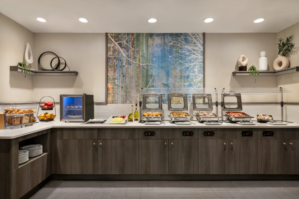 Crowne Plaza Edison by IHG