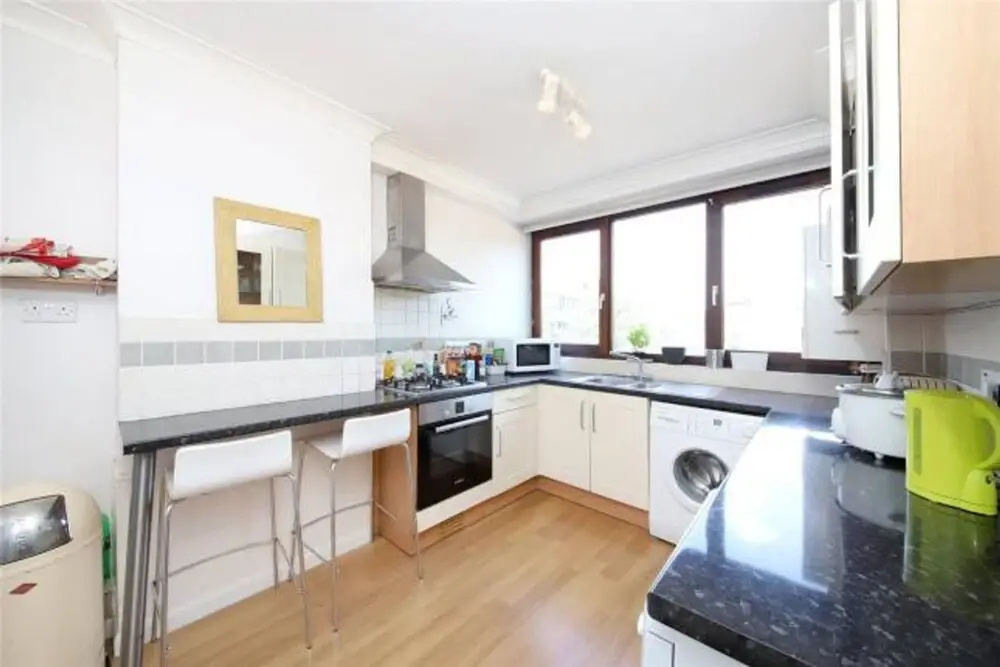 3 Bedroom Hoxton Flat Close to Bustling Shoreditch