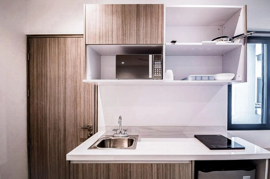 ~ Private CONDO in Awesome Complex ~ POOL + ROOFTOP Lounge ~ Walk to 5ª Avenida & Beach!