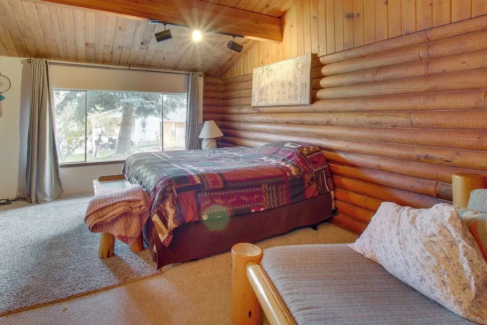 Walk to Lava Hot Springs Pools From Cozy Cabin!
