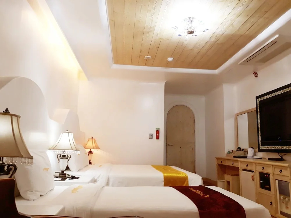 Newvera Hotel