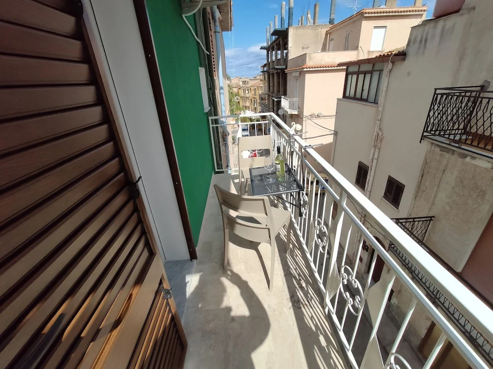 IN CENTRO ROOMS Vicino Cefalù SELF-CHEK-IN