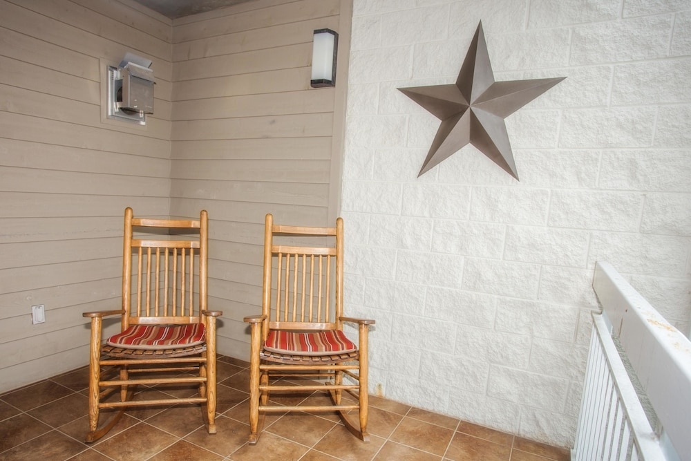Whispering Pines 102hc