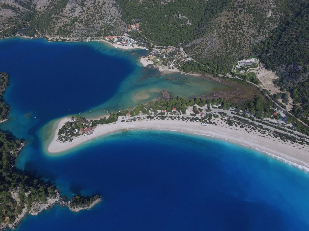 S3 Seahorse Beach Club