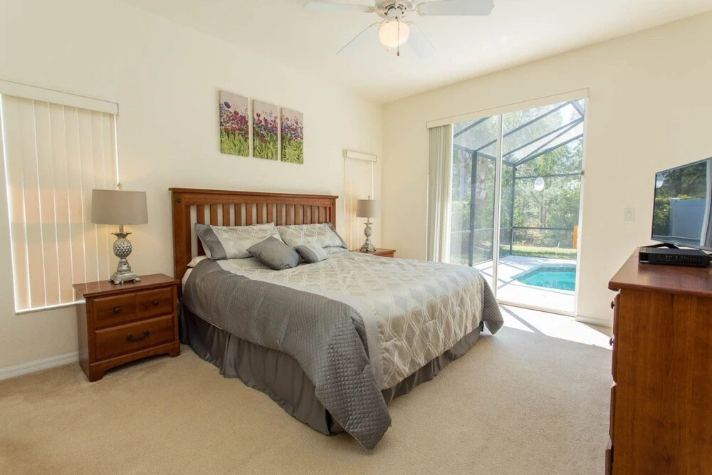 Newly Renovated Gorgeous Modern 4 Bed Villa With South Facing Pool And Spa