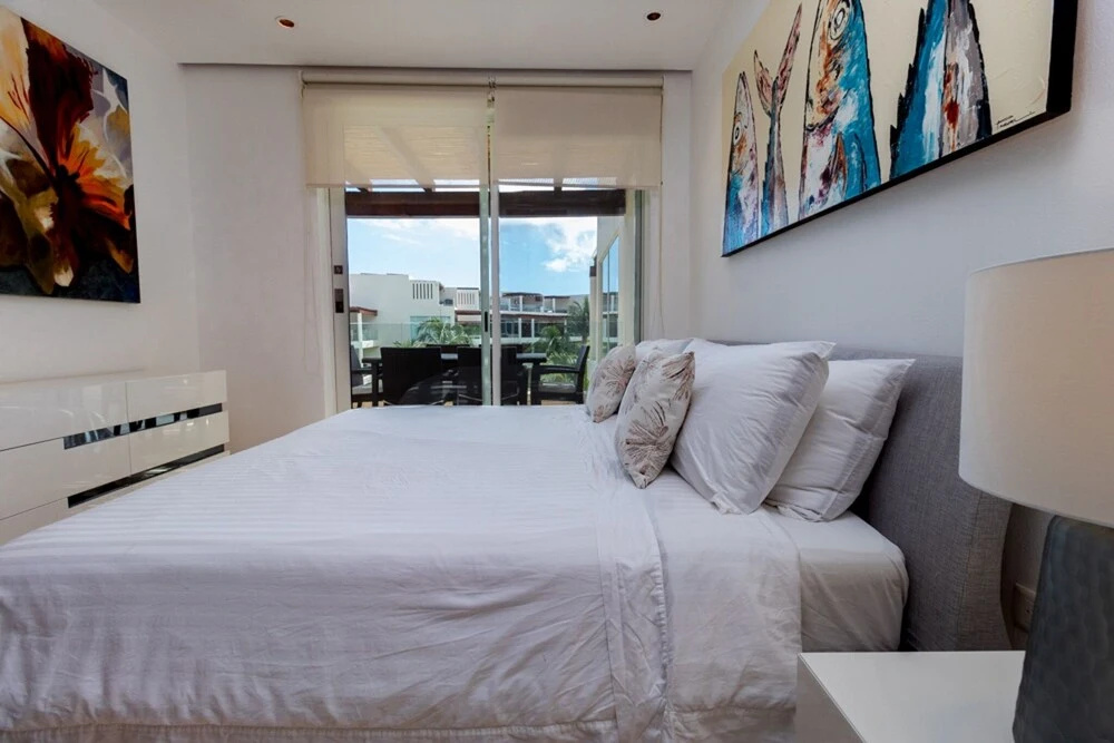 Elements Penthouse 6 3 Bedroom Condo by RedAwning