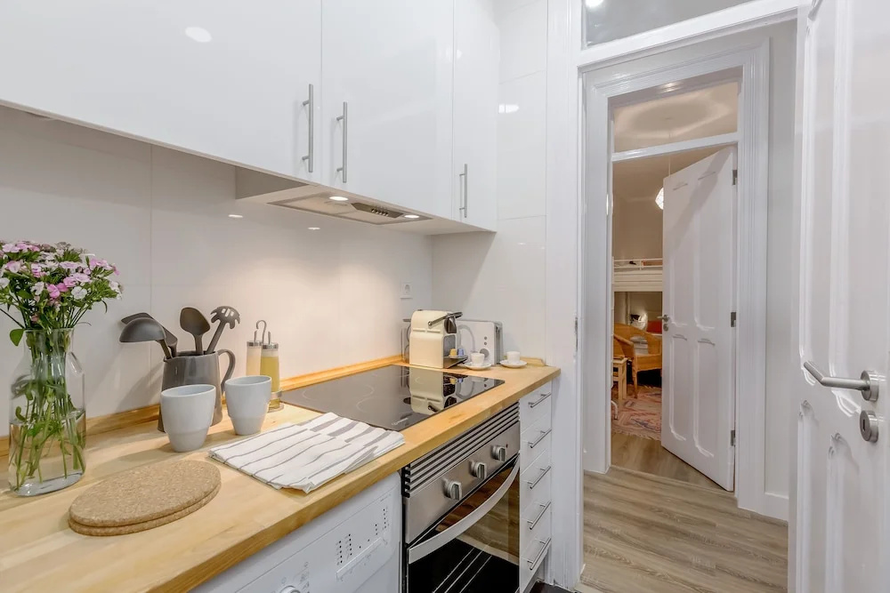 Baixa 3 Bedrooms Apartment With Patio And Free Pick Up By Timecooler