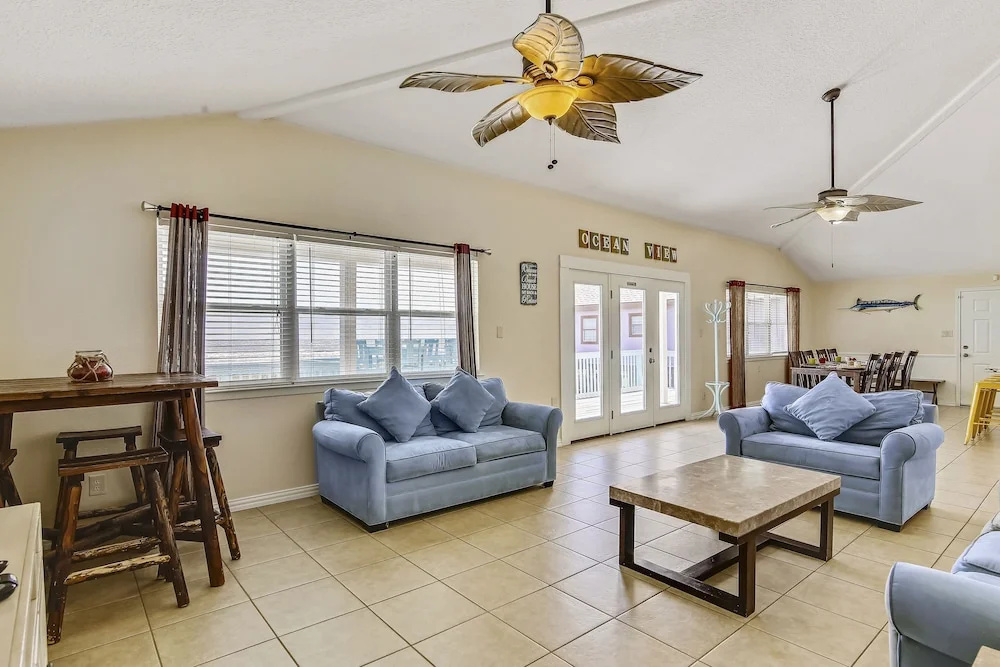 Beachfront Bliss 5 Br Home by RedAwning