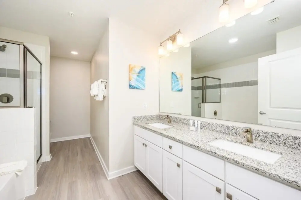 Brand New Modern Vista Cay Reserve Condo - 5003