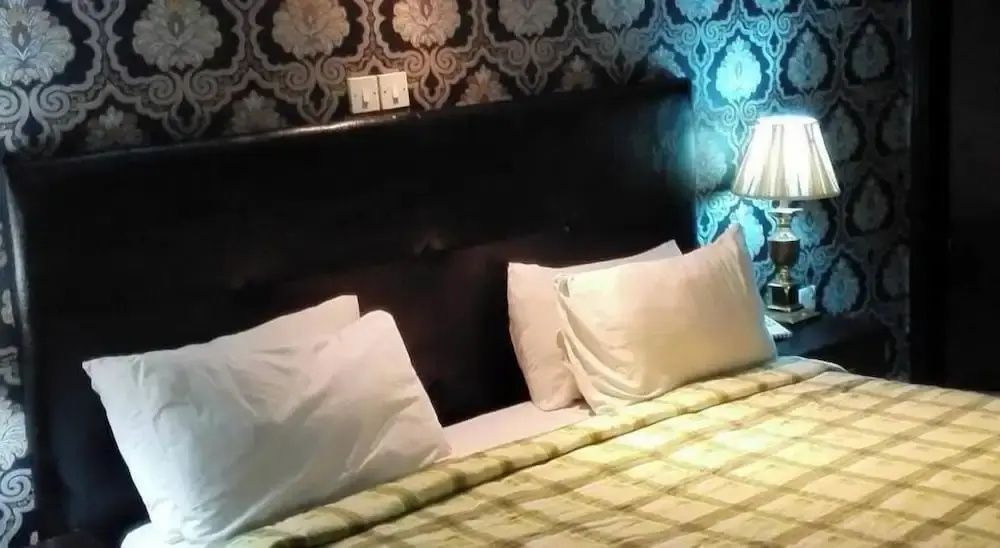 Universal Hotel Enugu