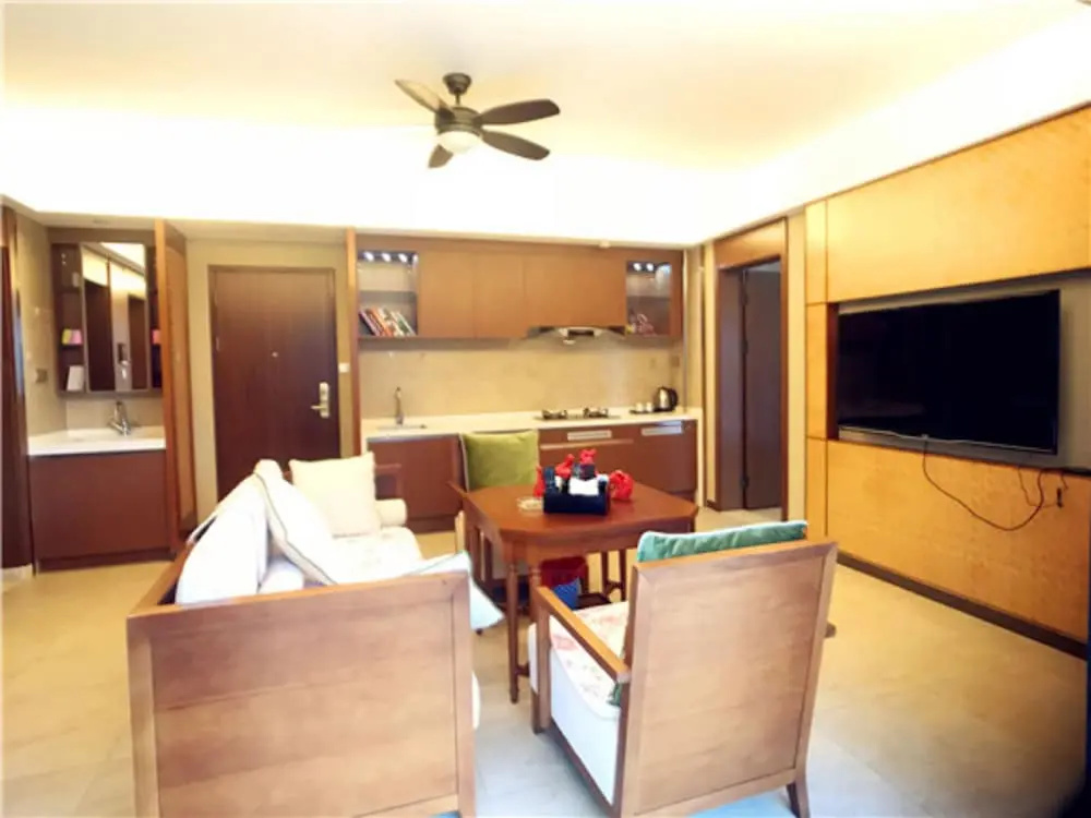 Sanya Linglong Lulushun Hotel