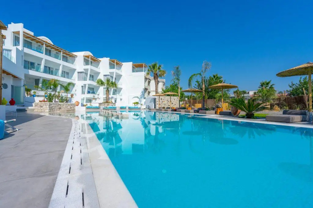 Kouros Home Hotel