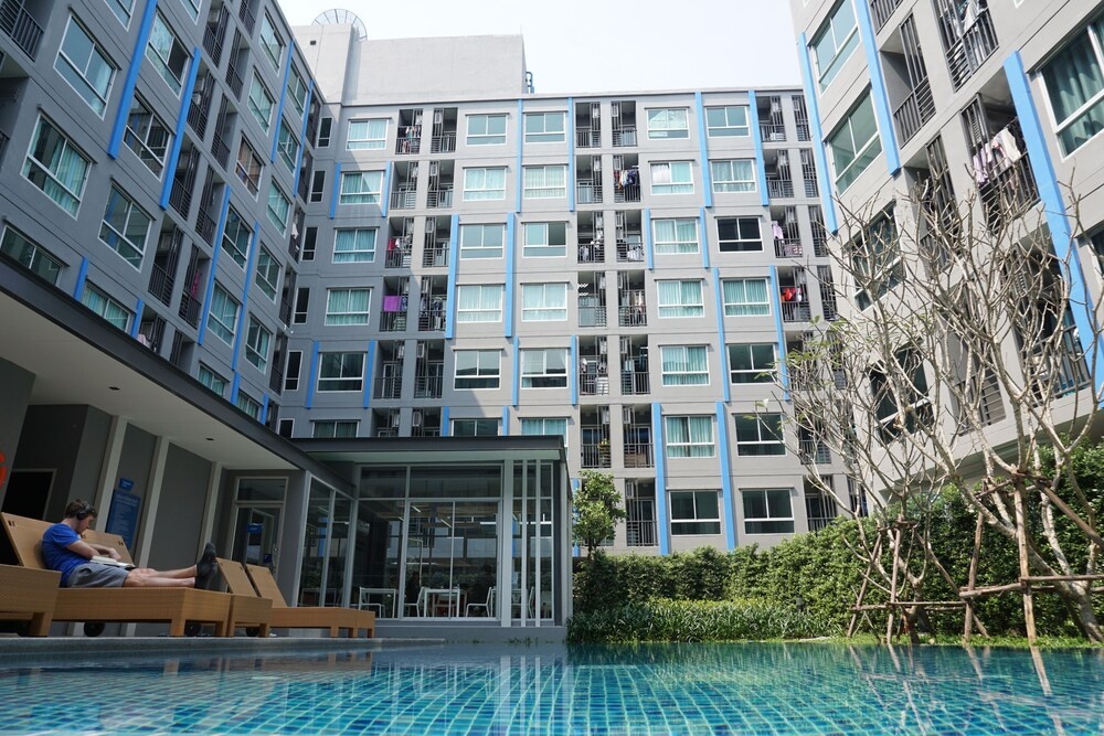 The Kith Plus Sukhumvit 113 by BLK