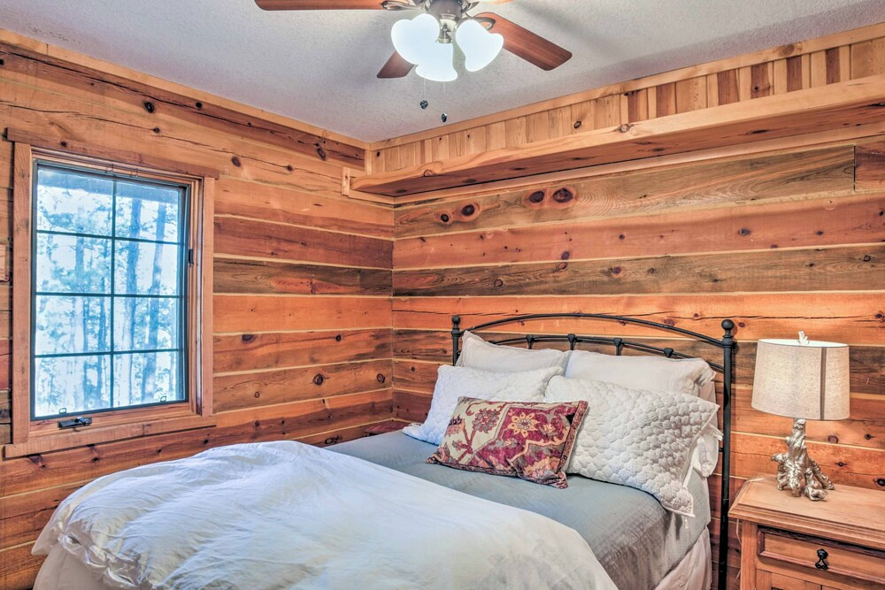 Ruidoso Log Cabin Retreat - Peaceful & Convenient