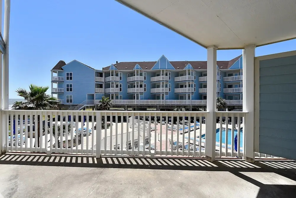 Seascape 2110 2 Bedroom Condo by RedAwning