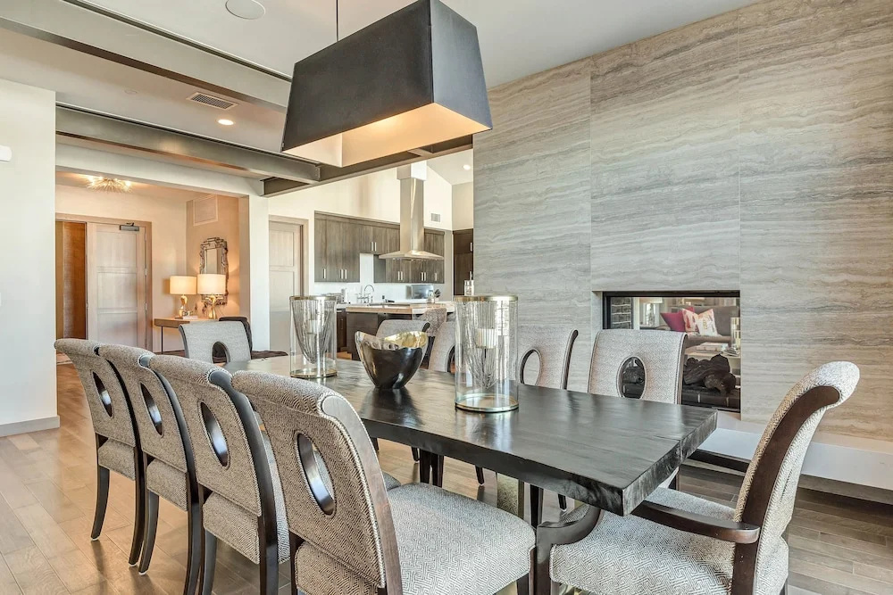 Three Bedroom Penthouse 3 Apartment Hotel by RedAwning