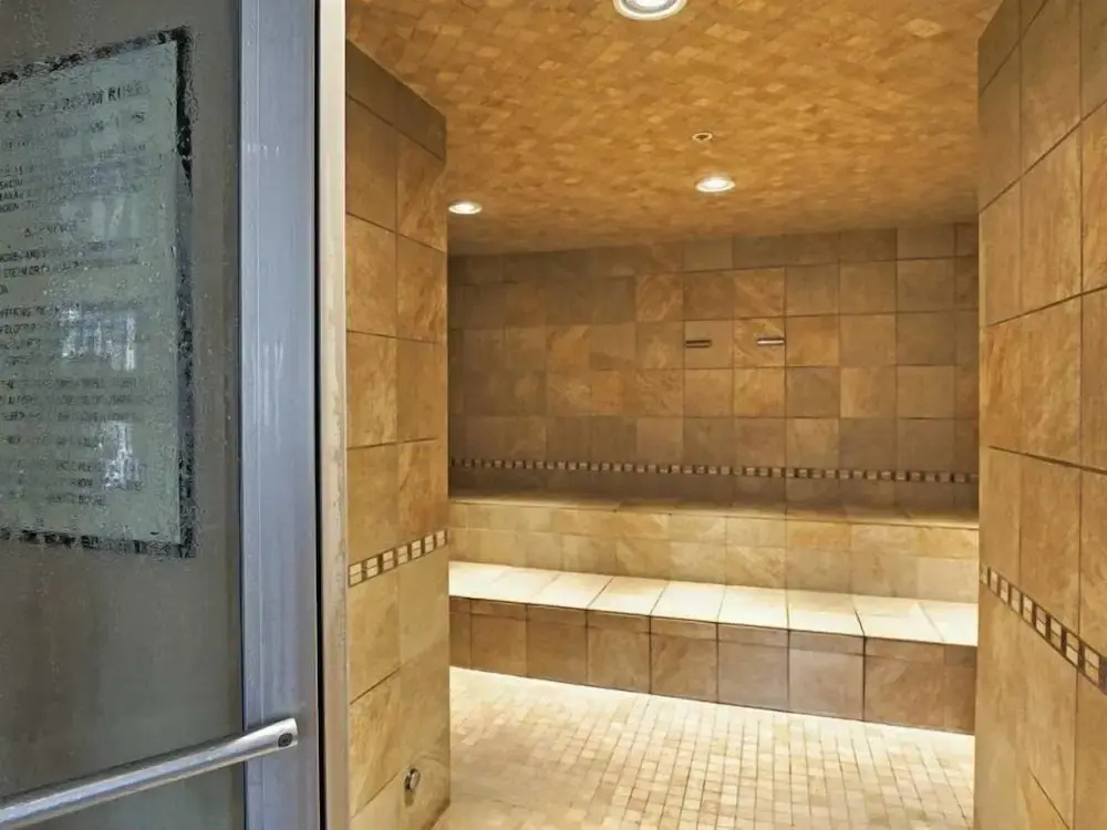 Crystal Peak Lodge 1 Bedroom Ski in, Ski out Slopeside Condo at the Base of Peak 7