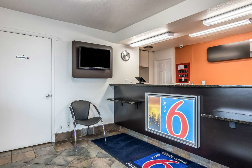 Motel 6-Janesville, WI