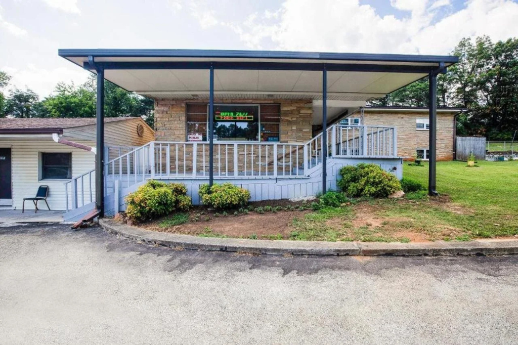 BlueJay Motel - Salem - Roanoke I-81