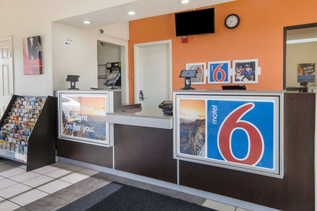 Motel 6-Duncanville, TX - Dallas