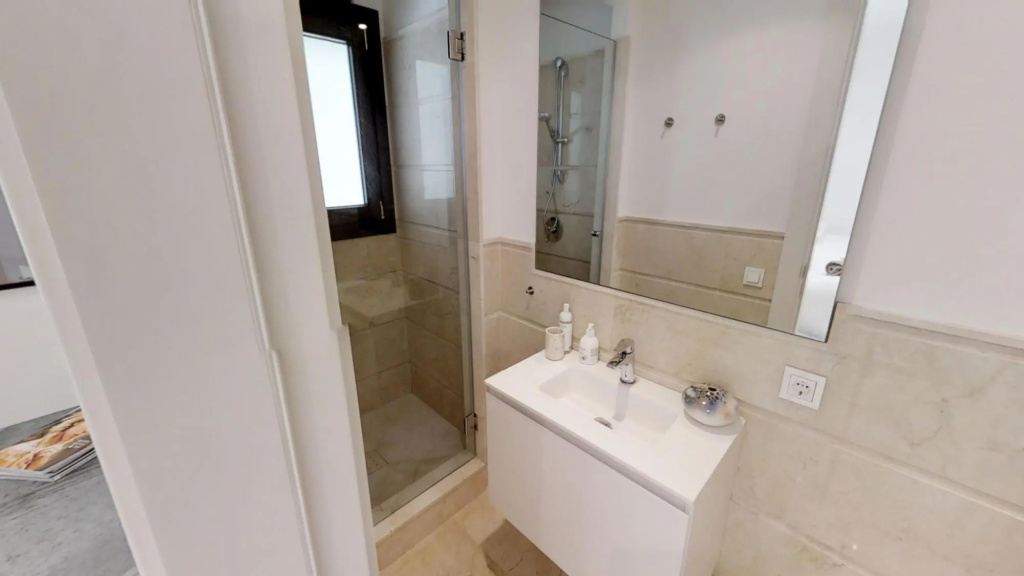 27175-Luxury Villa with heated pool