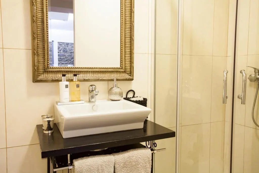 Cayres Suites Carmo