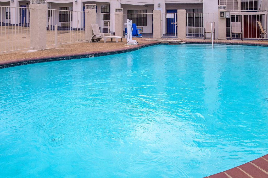 Motel 6-Canton, TX
