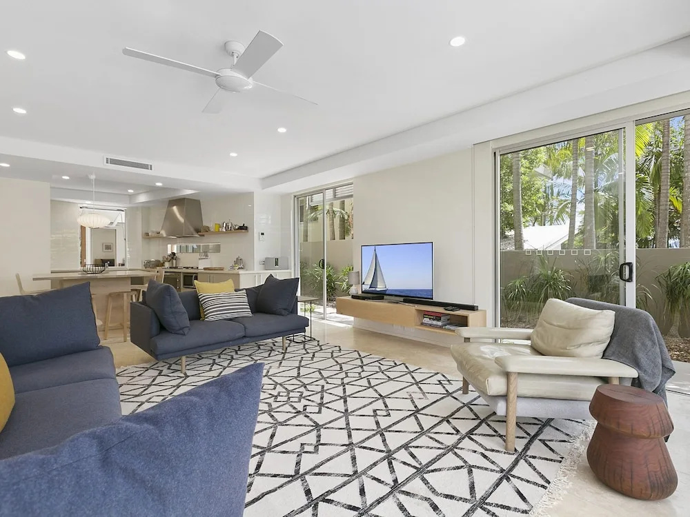 First Class Luxurious Apartment On Noosa River Unit 1 Wai Cocos 215 Gympie Terrace