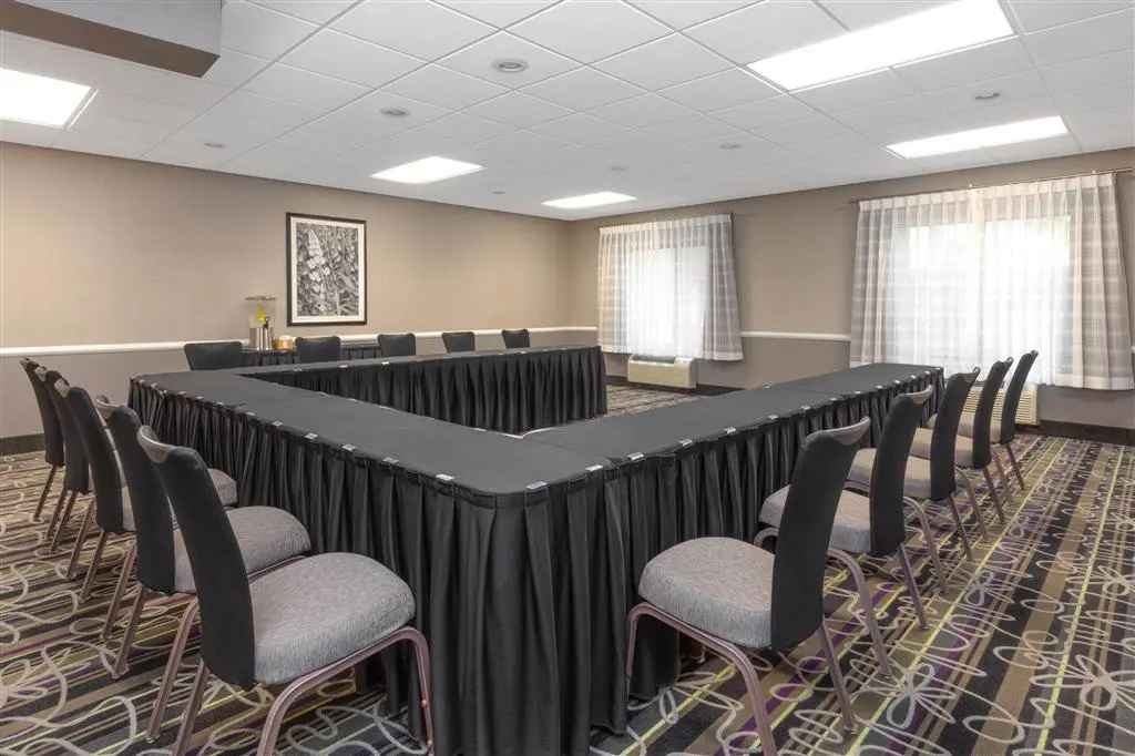 La Quinta Inn & Suites by Wyndham Clifton Park Saratoga Area 1749 Route 9