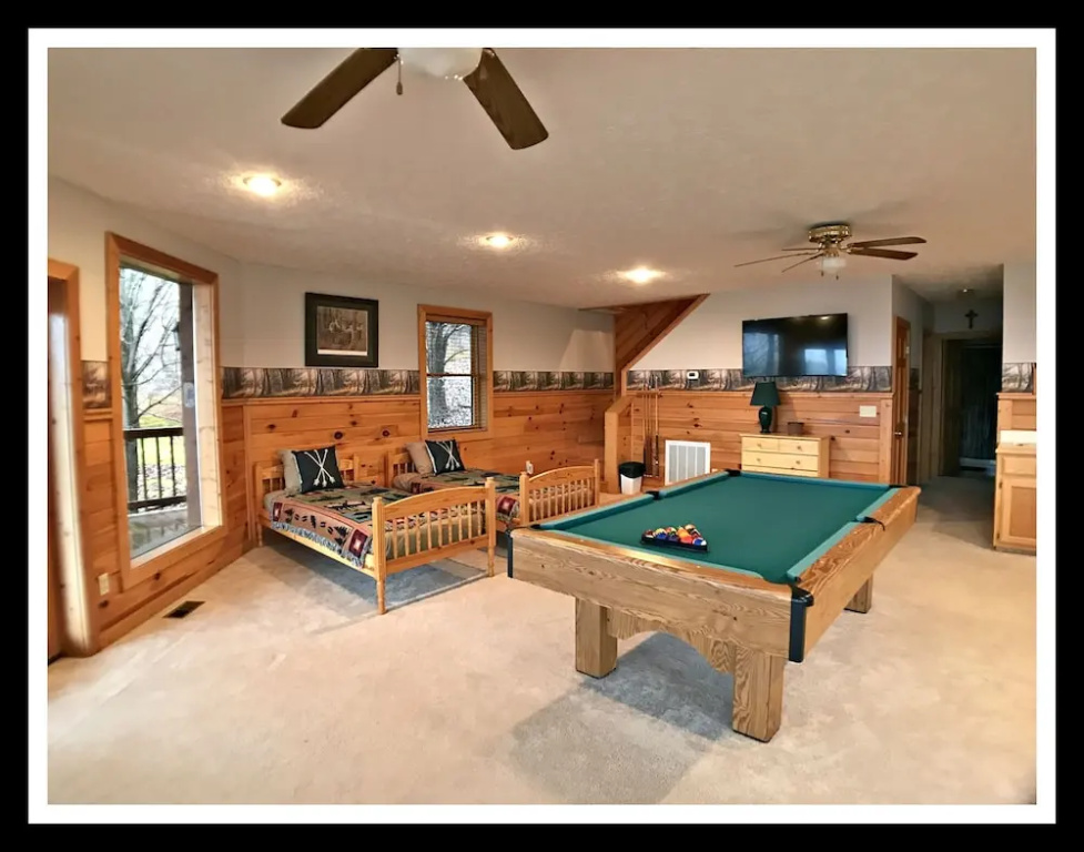 Mountain Tyme Lodge 5 Bedrooms 3 Bathrooms Cabin