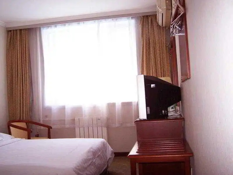 Super 8 Guomao