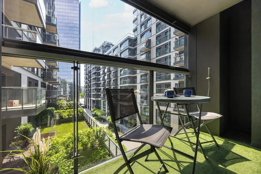 Warsaw Apartment by Renters Prestige