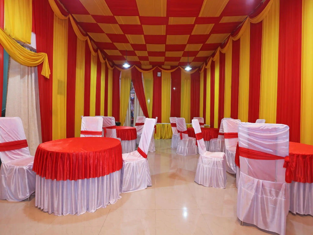 OYO 28442 Hotel Sudhir