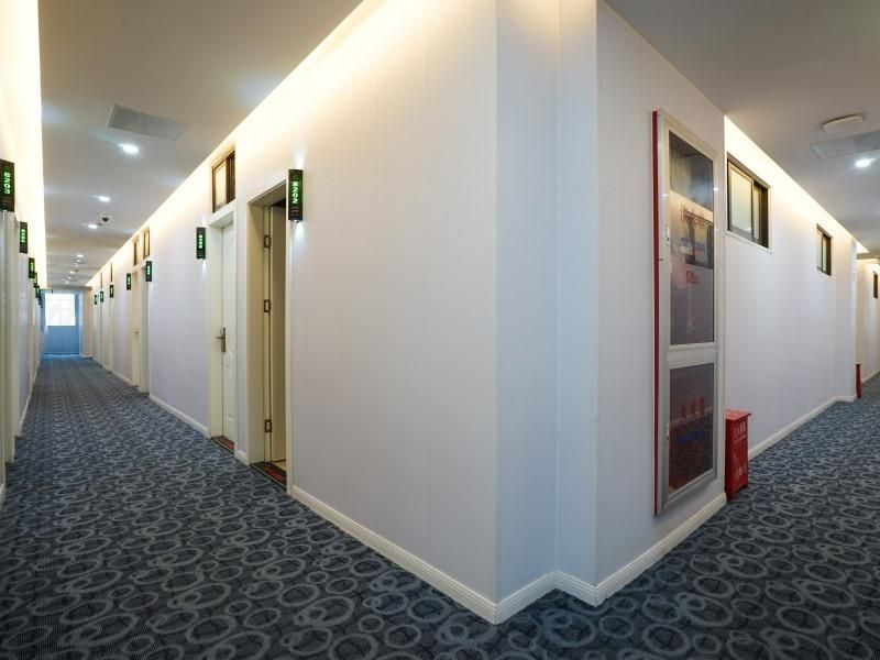 Shell Hotel Shanghai Tongji Univeristy Siping Road Schoolyard