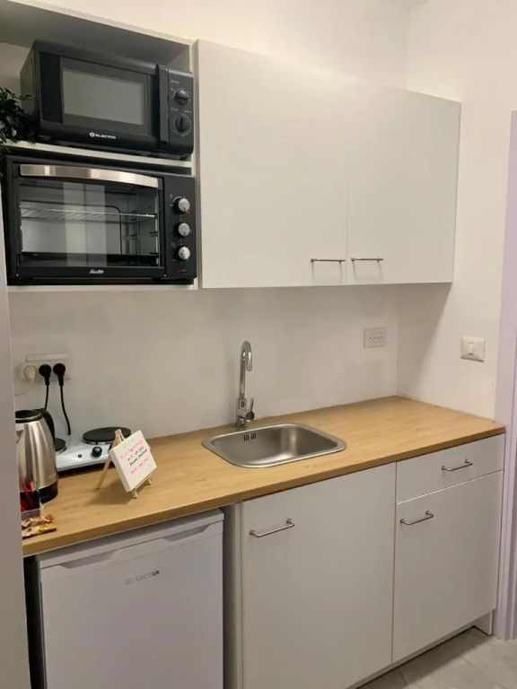 5 min to Bat Yam beach 2 rooms flat equipped