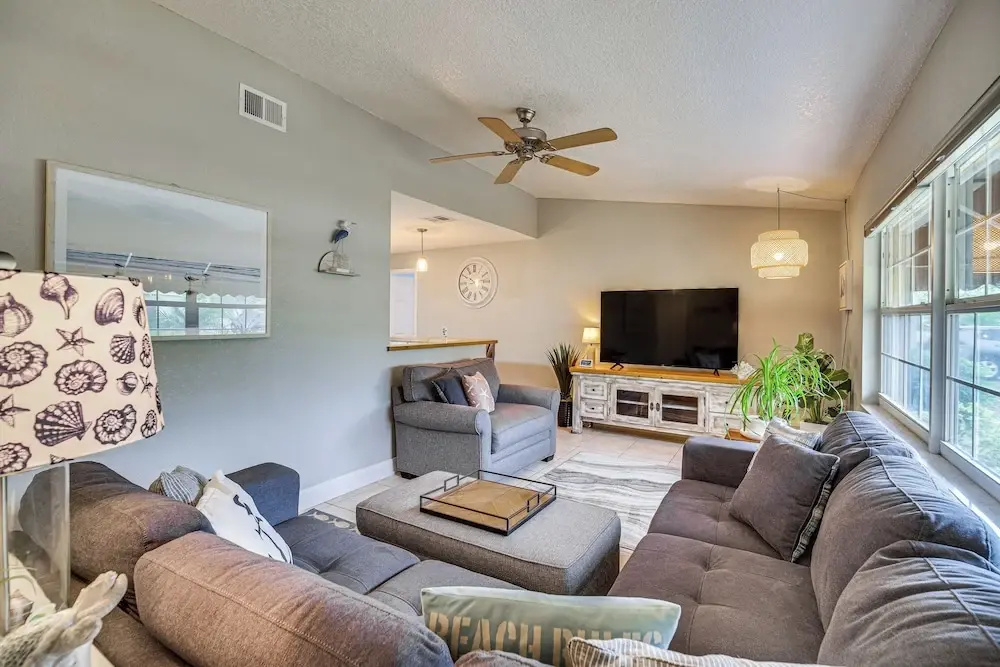 Lovely Merritt Island Home w/ Kayak + Fire Pit!