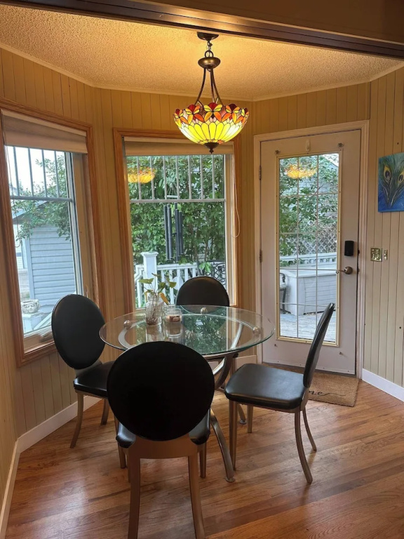 Charming Victorian Home in Okotoks Elegant Comfort & Modern Convenience