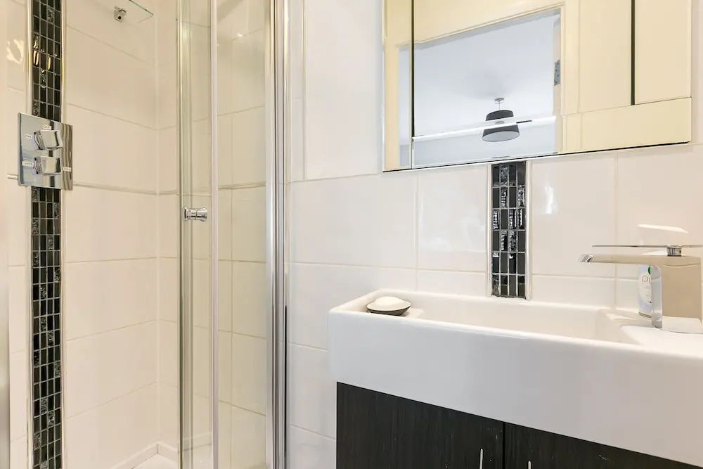 Luxury Croydon Apartment