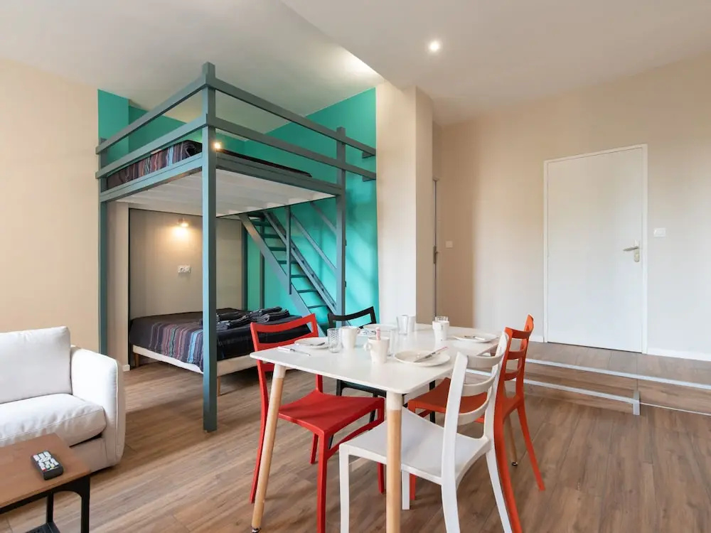 Studio Camelina Gauche City Room