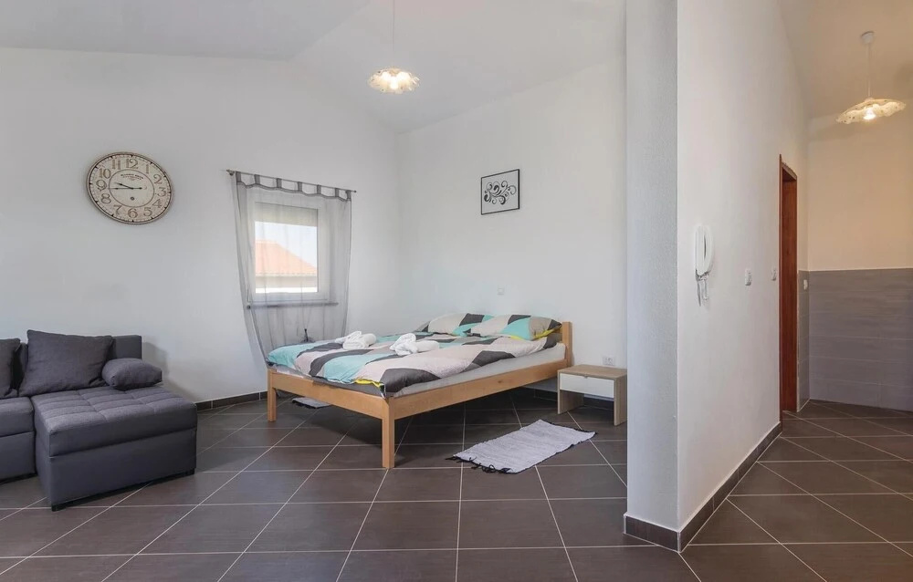 Beautiful Home in Pula With Wifi and 7 Bedrooms