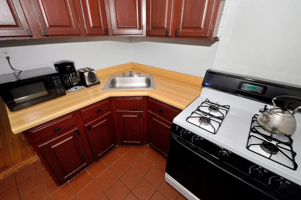 Midtown West Furnished 3 Bedroom Apartment