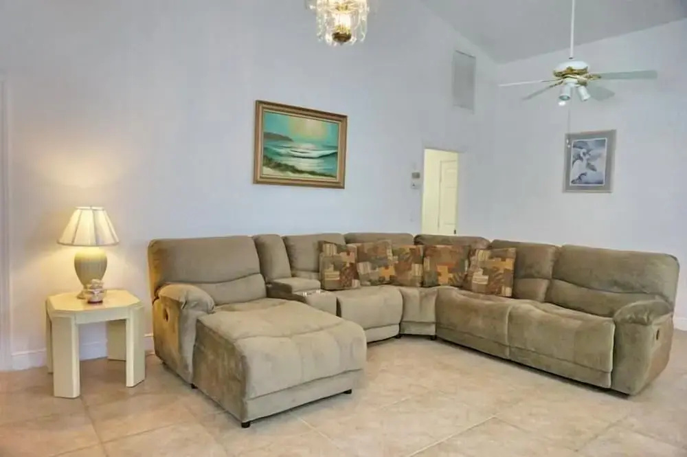 SHEN1124 3 Bedroom Holiday Home by Marco Naples Vacation Homes