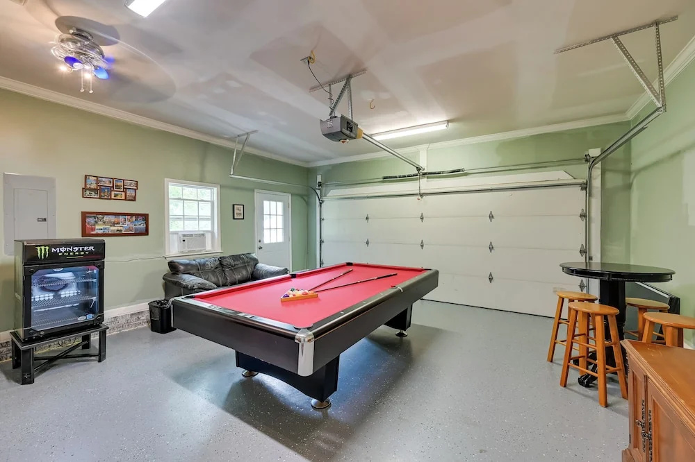 Family Home w/ Pool ~ 11 Mi to Greensboro