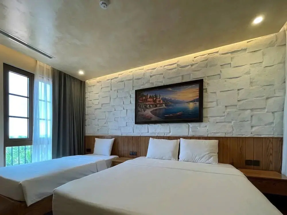 Tulip Hotel