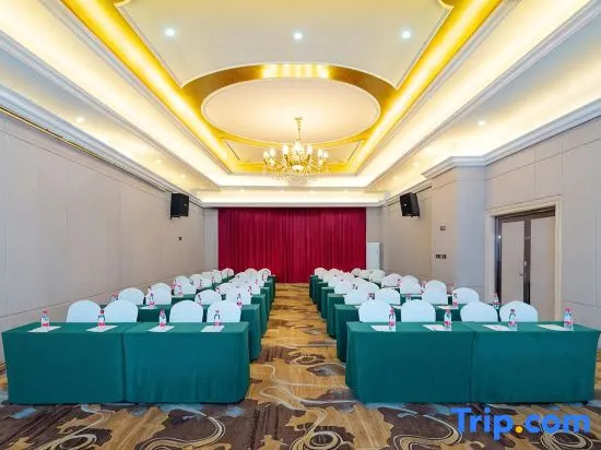 Vienna International Hotel Zhanjiang North Railway Station Dingsheng Plaza