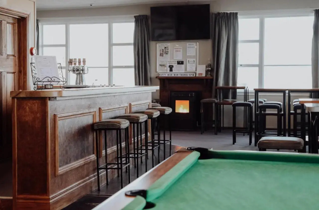 Hokitika Pioneer Hotel