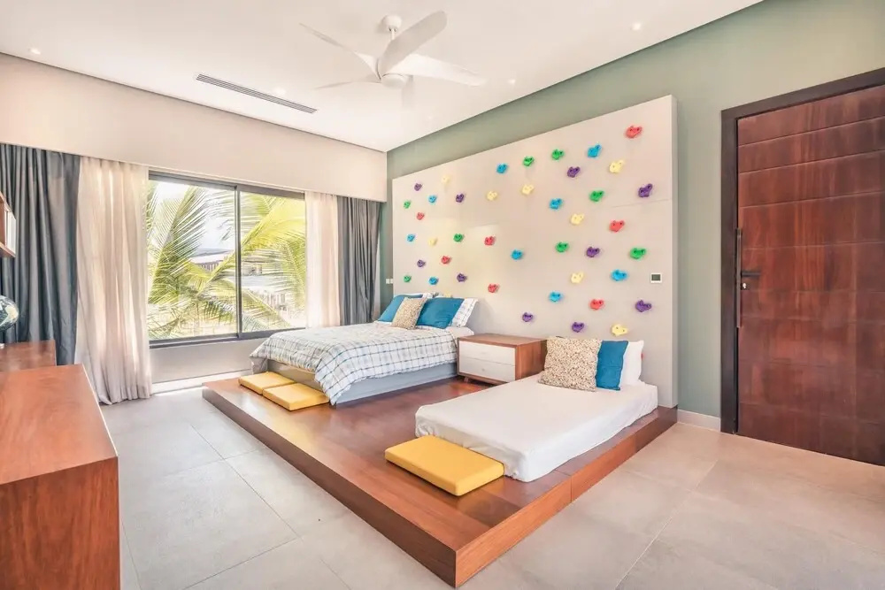 Feel at Home in This Wonderful Villa w Butler Included