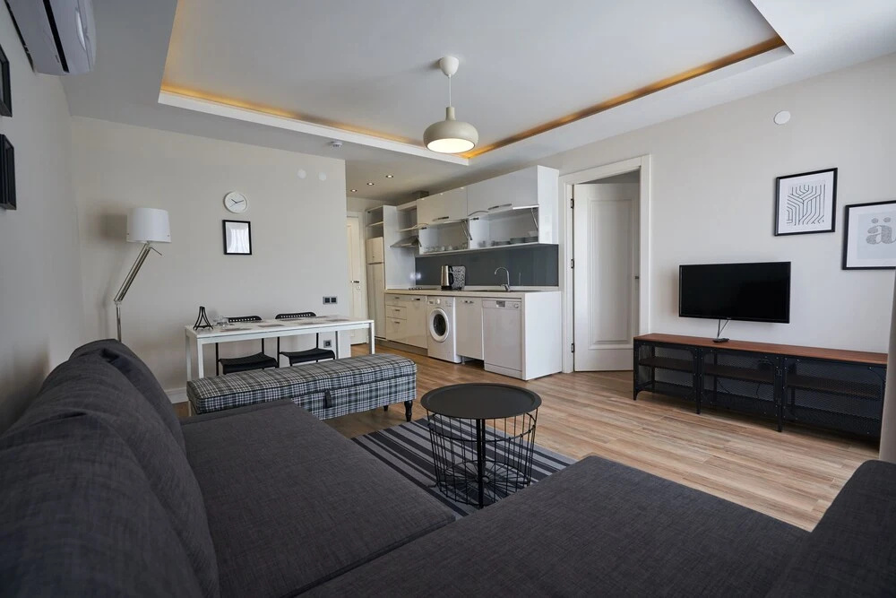 Lara Suite's
